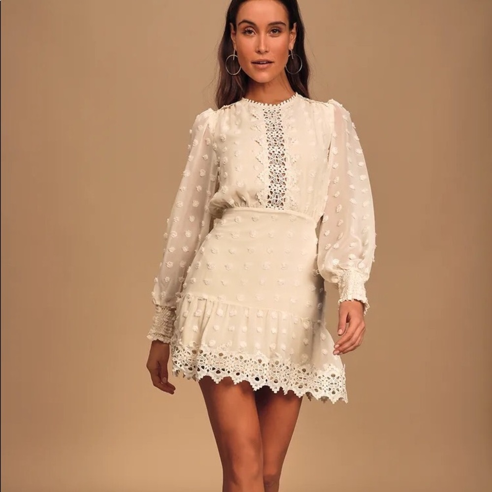Lulu’s Embroidered Lace Long-Sleeve Dress